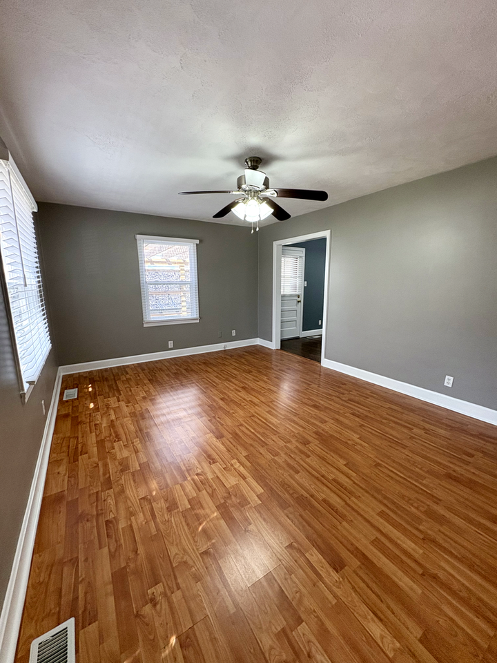 316 Fairview Dr - Photo 4 of 23
