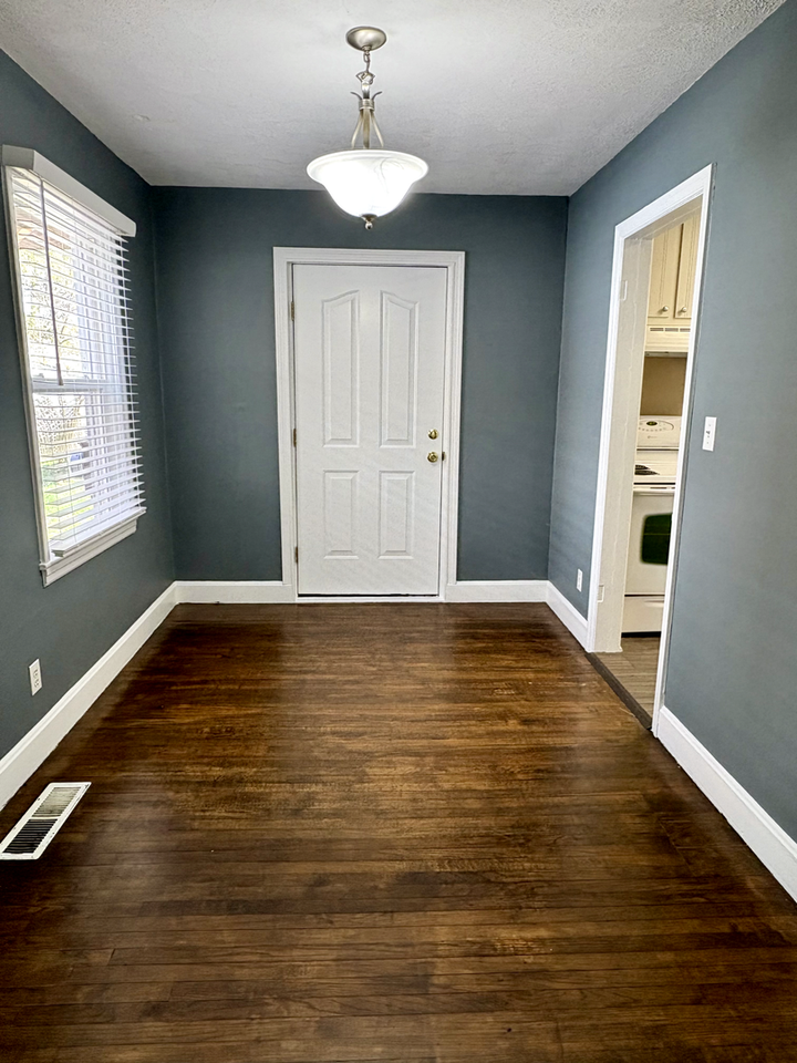 316 Fairview Dr - Photo 5 of 23