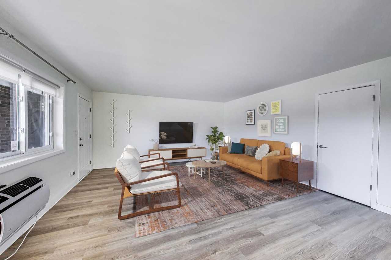 600 600 S York 3D - Photo 3 of 20