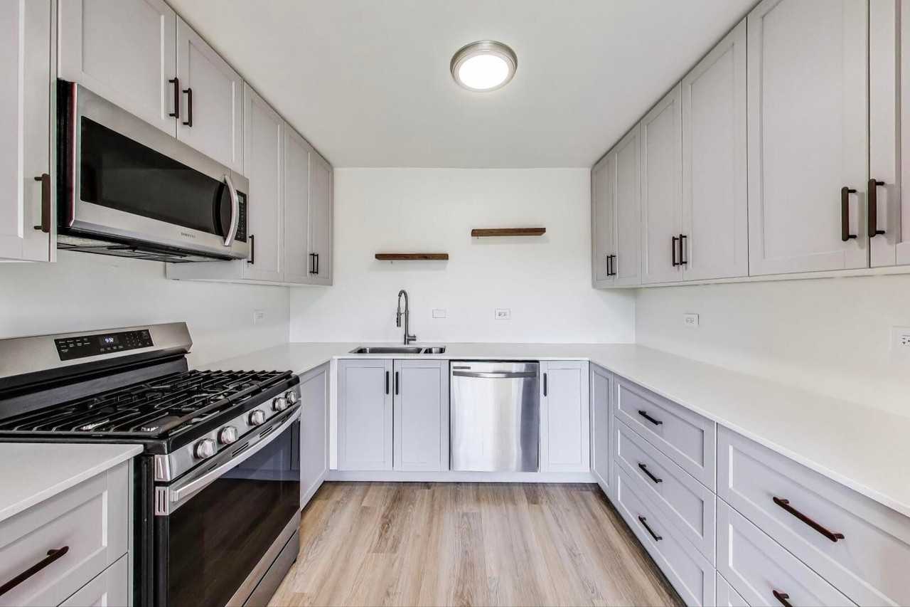 600 600 S York 3D - Photo 4 of 20