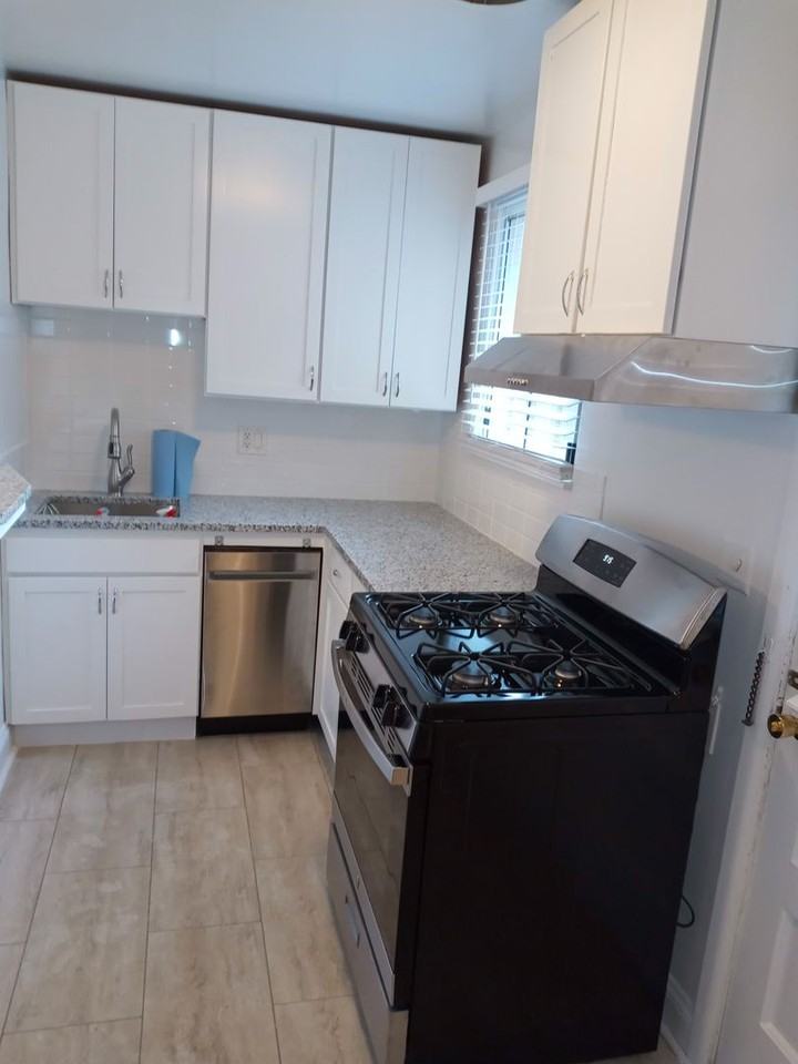 1933-43 Hickory Road - Photo 2 of 7