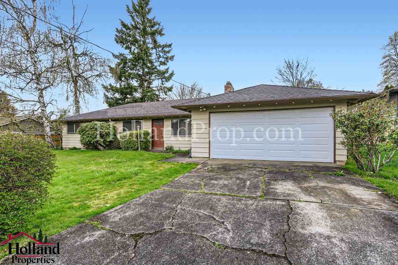 12155 Sw Summer St - Photo 2 of 28