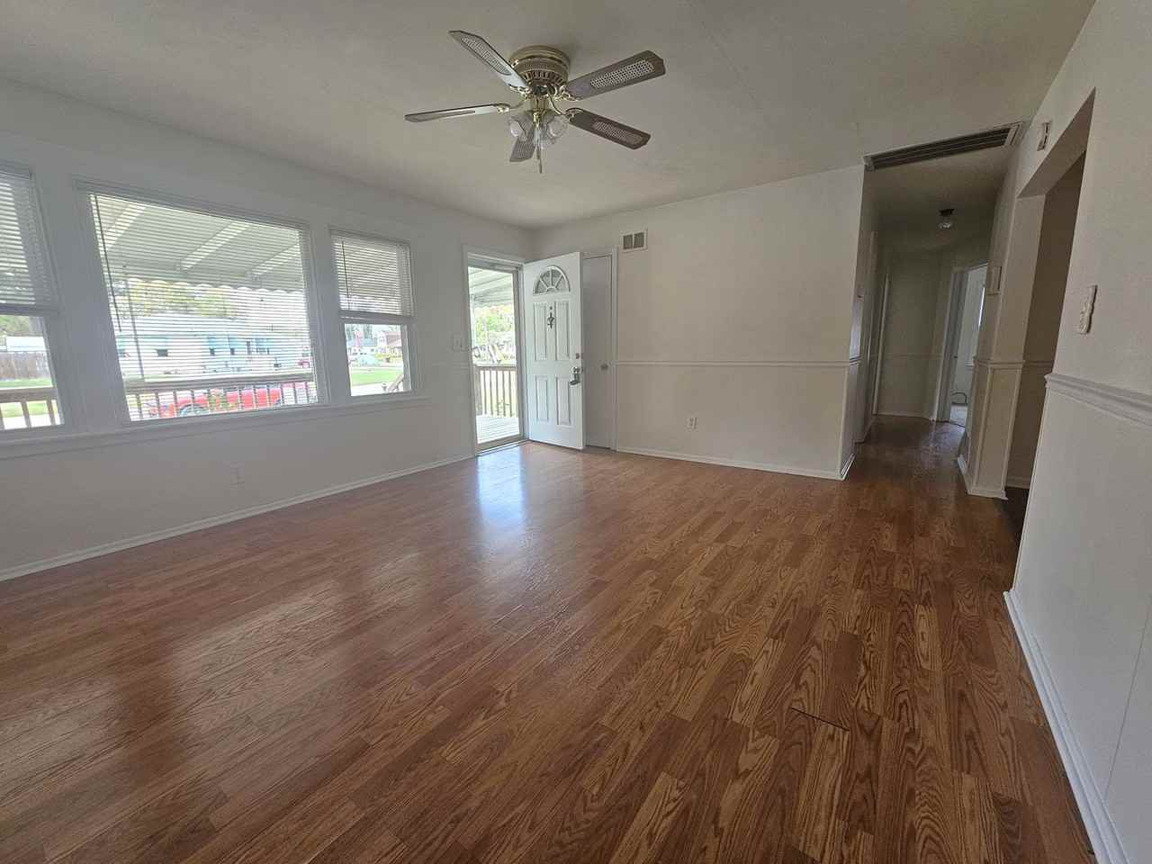 1133 Leland Cir - Photo 4 of 33