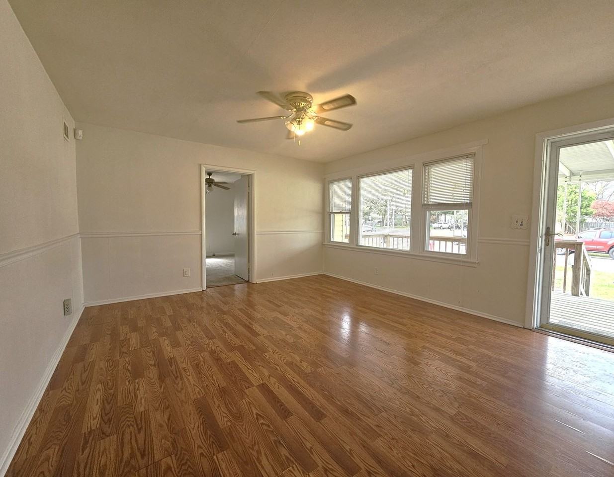 1133 Leland Cir - Photo 5 of 33