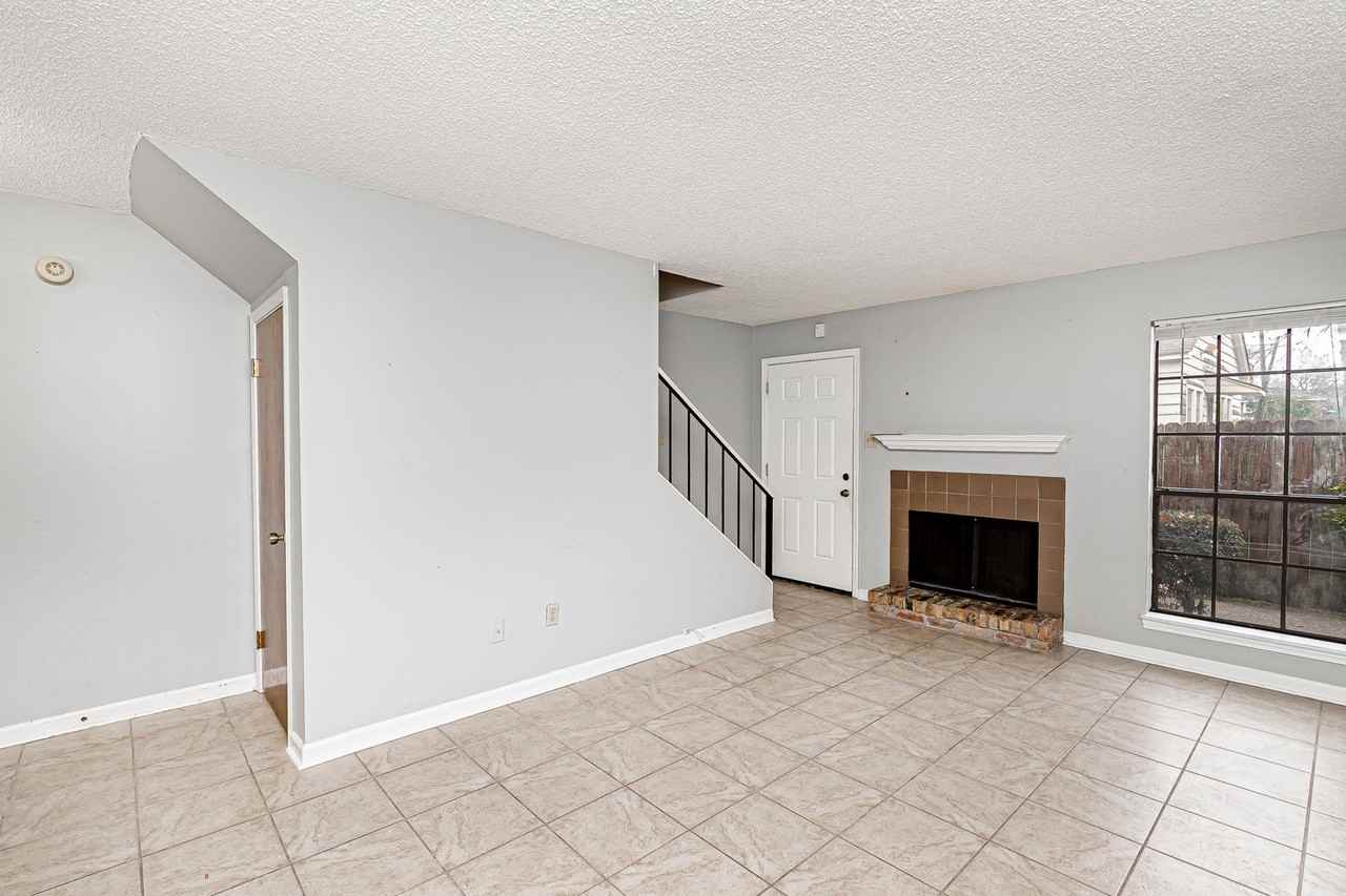 3711 Cole Dr - Photo 2 of 10