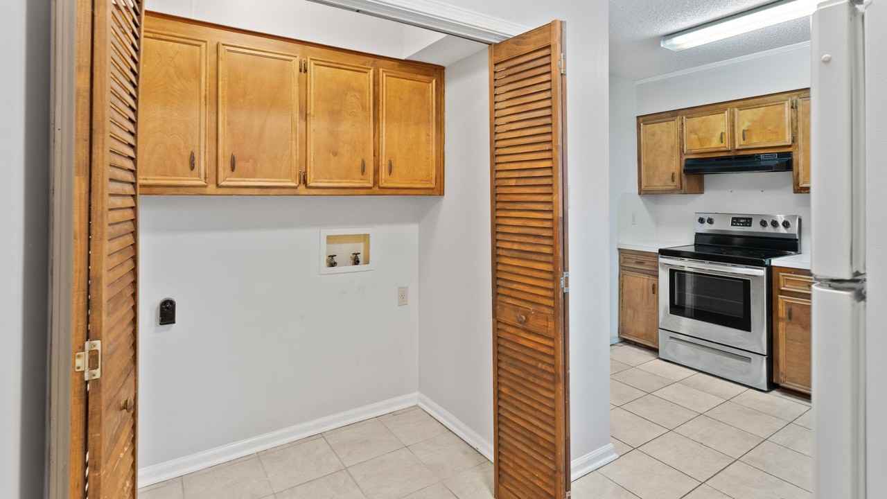 3711 Cole Dr - Photo 3 of 10