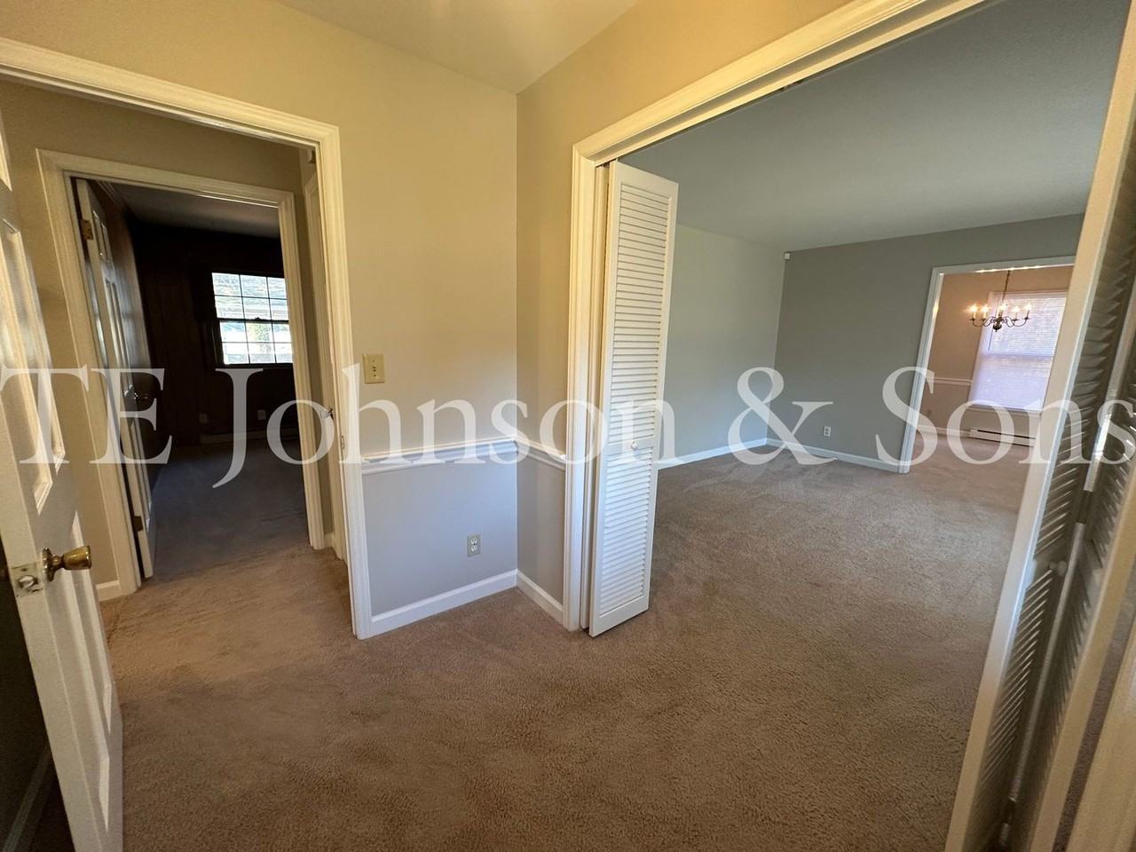 2722 Winslow Ln - Photo 3 of 26