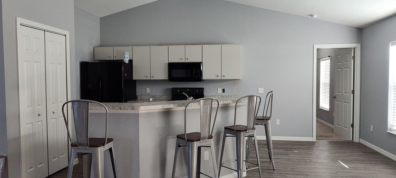 13705 Se 54th Ct - Photo 2 of 9