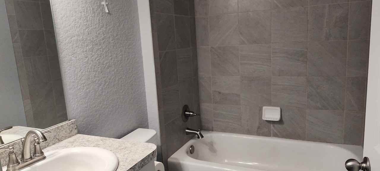 13705 Se 54th Ct - Photo 7 of 9