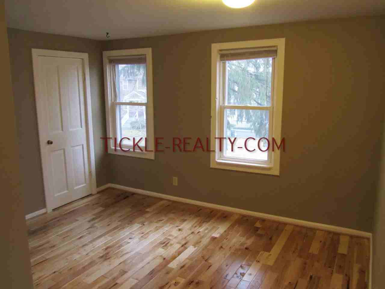 839 Meigs St - Photo 2 of 16