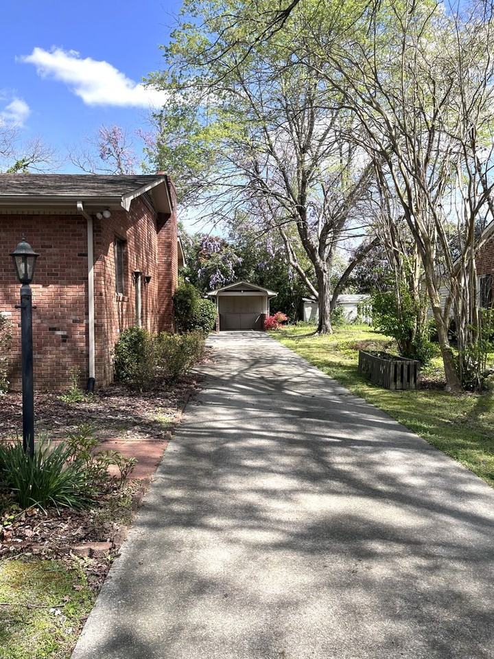 302 Turnpike Rd - Photo 2 of 24