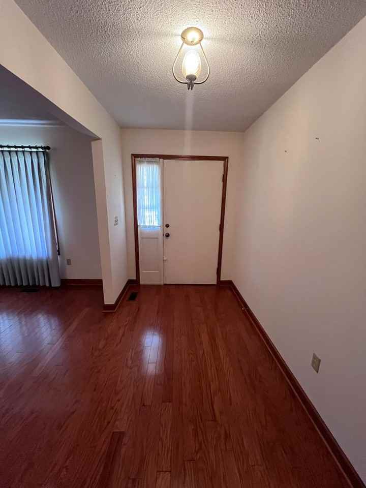 302 Turnpike Rd - Photo 3 of 24