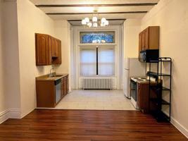 featured image of 816 Cedar Ave