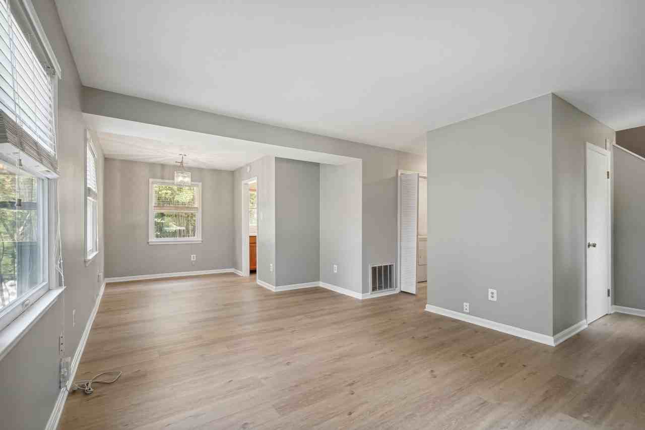 2023 Griffith Rd - Photo 3 of 26