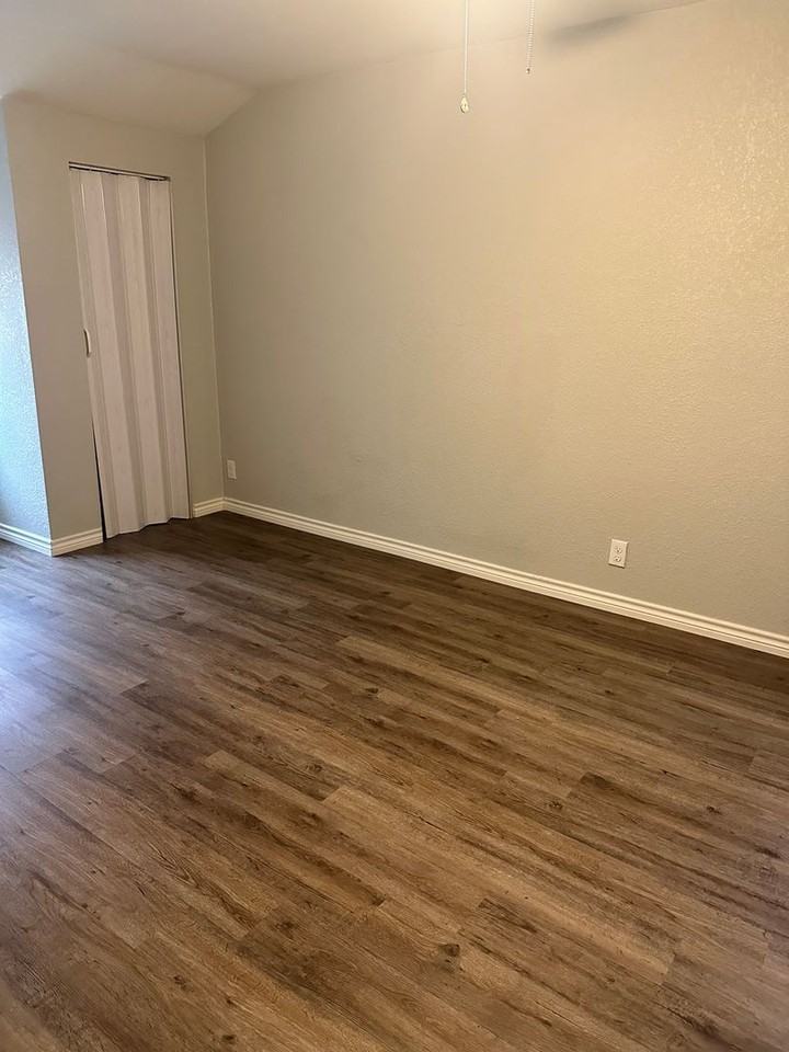 1713 Nw Irwin Ave - Photo 7 of 26