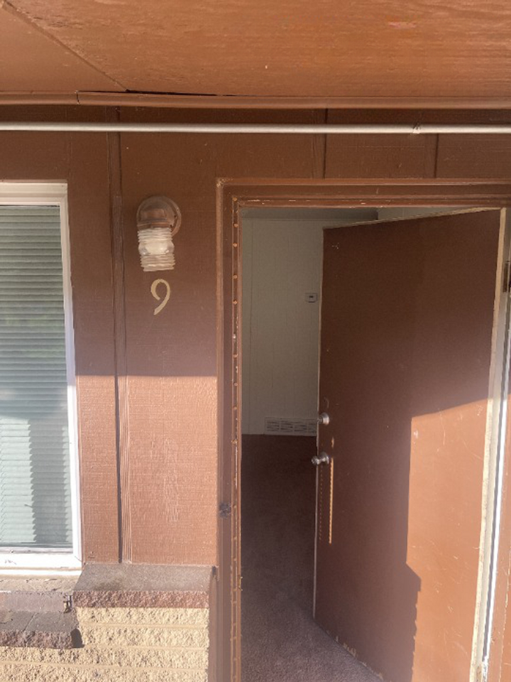 190 Washington Ave #9 - Photo 3 of 18