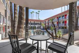 1635 1635 N Scottsdale Road  - Single Queen - Photo 1 of 1