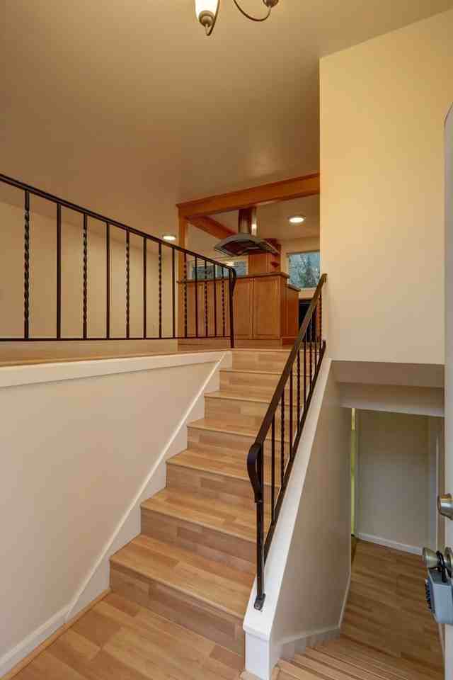 16104 Ne 57th St - Photo 3 of 24