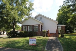 featured image of 556 1/2 Flint St