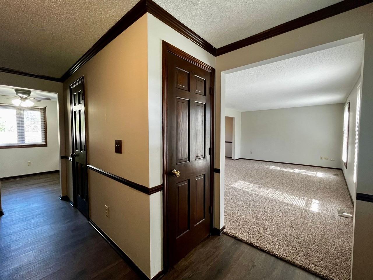 7007 Tanbark Ln - Photo 3 of 31