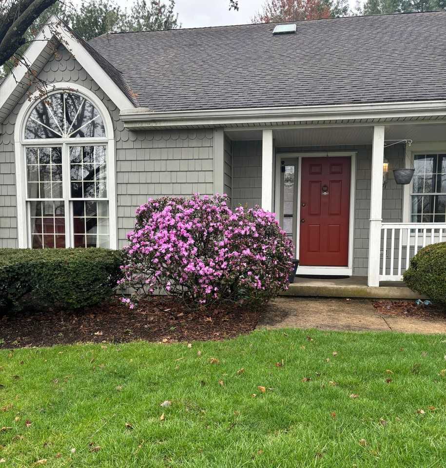 1071 Hillview Ln - Photo 2 of 13