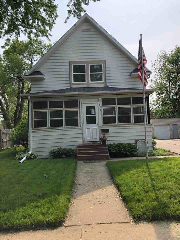 808 S Dakota Ave - Photo 2 of 10