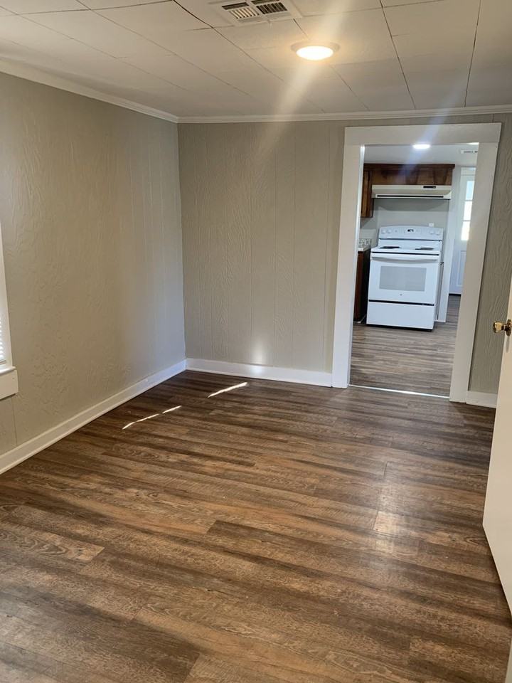 817 Park Ave - Photo 3 of 11