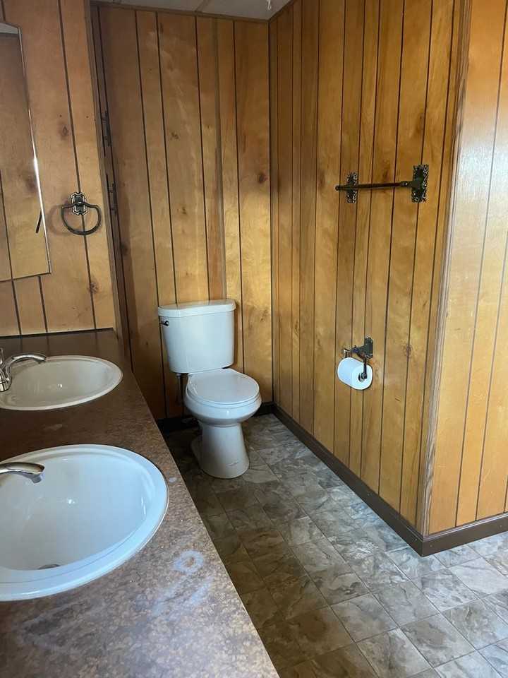 185 Hall St - Photo 3 of 38