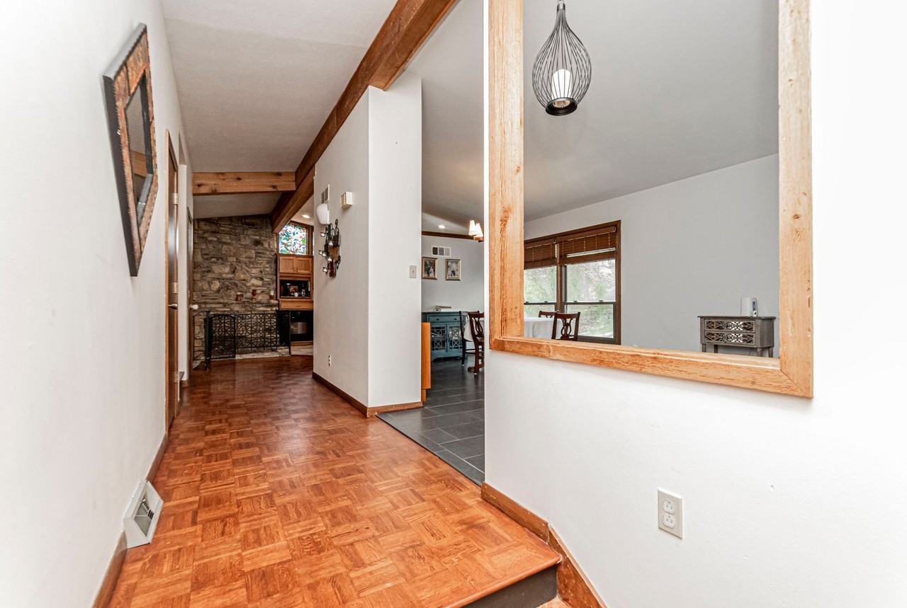 144 S Dartmouth Dr - Photo 2 of 48