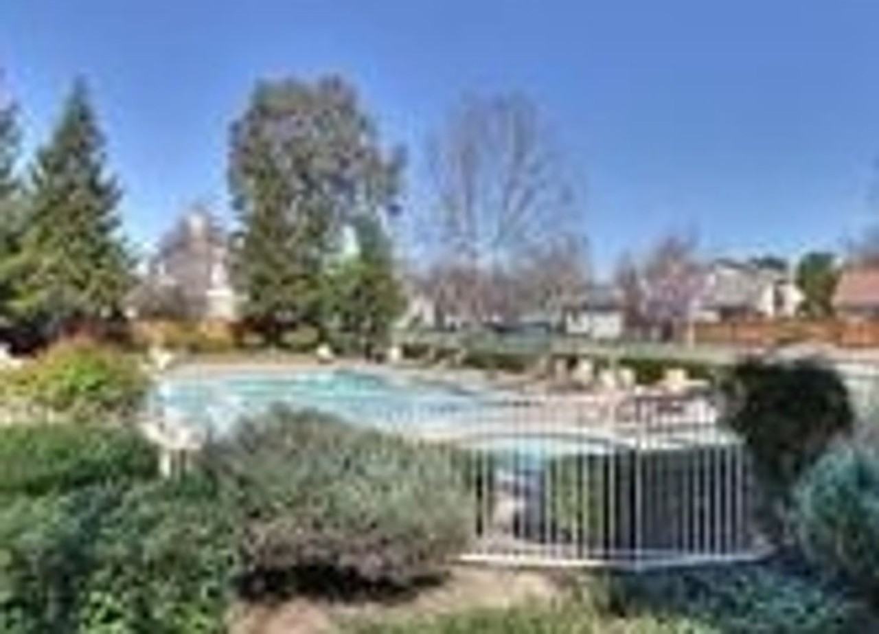 5160 Genovesio Dr - Photo 3 of 4