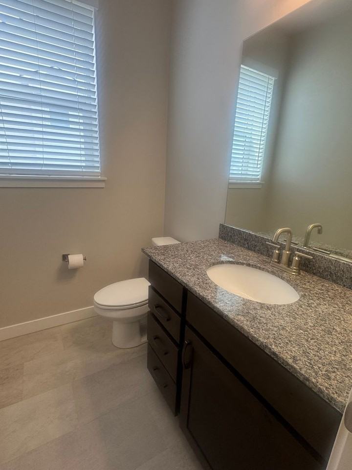 759 N Hilltop Dr - Photo 7 of 21