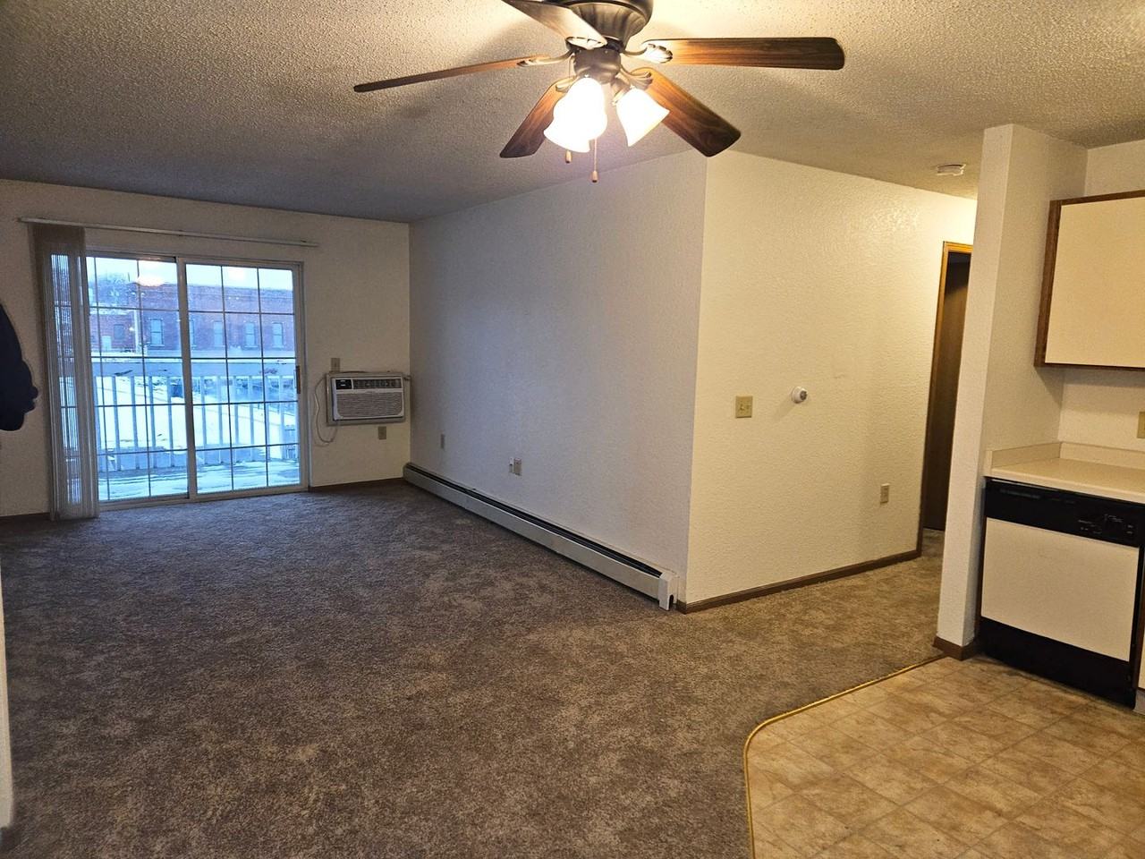 River Terrace Apartments - Photo 3 of 18