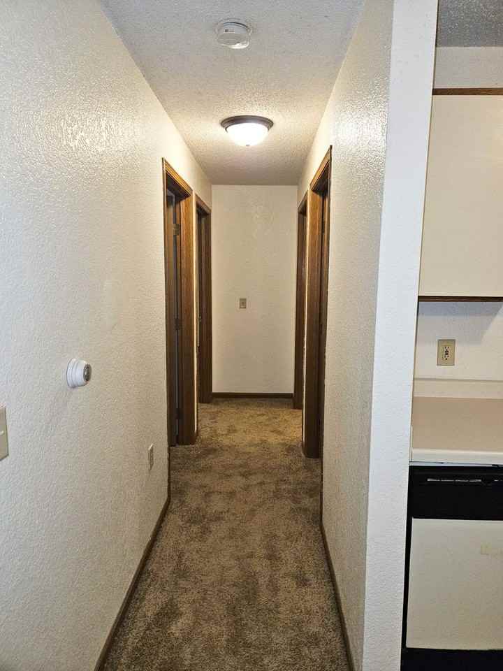 River Terrace Apartments - Photo 7 of 18