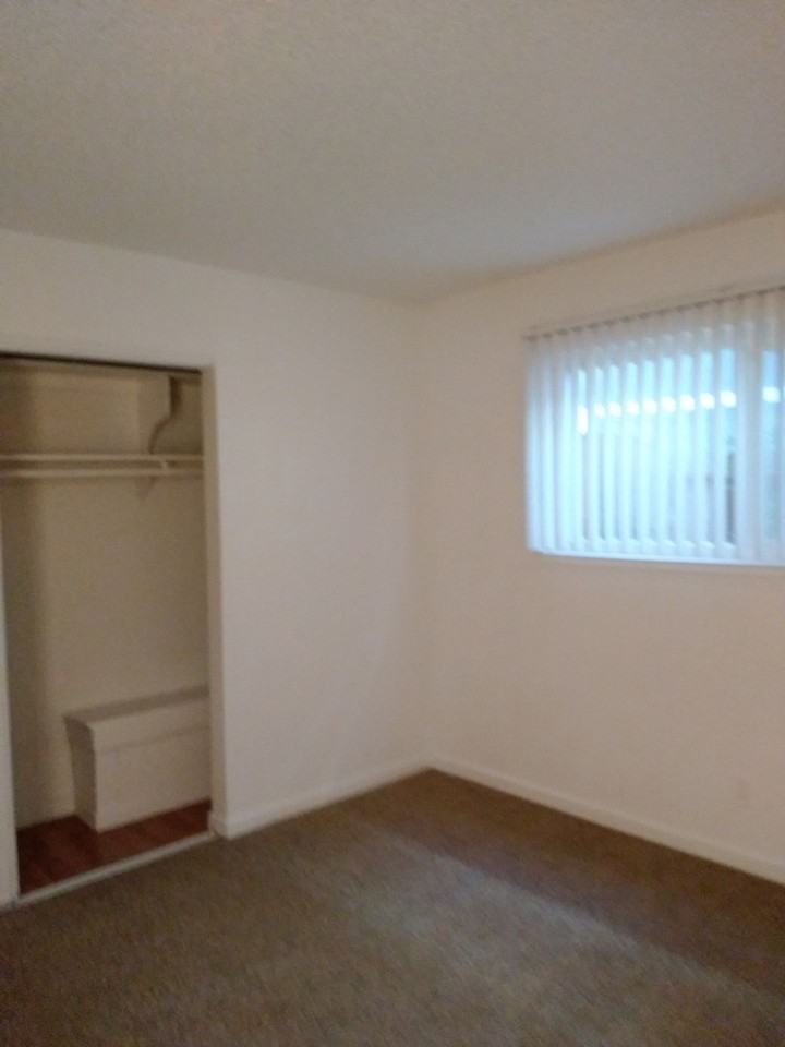 Hollywood Garden Apartments - Photo 6 of 12