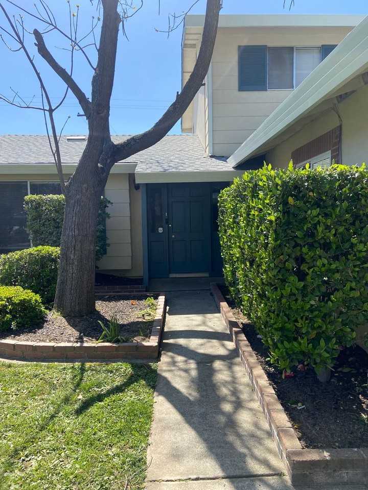9038 Feather River Way - Photo 3 of 29