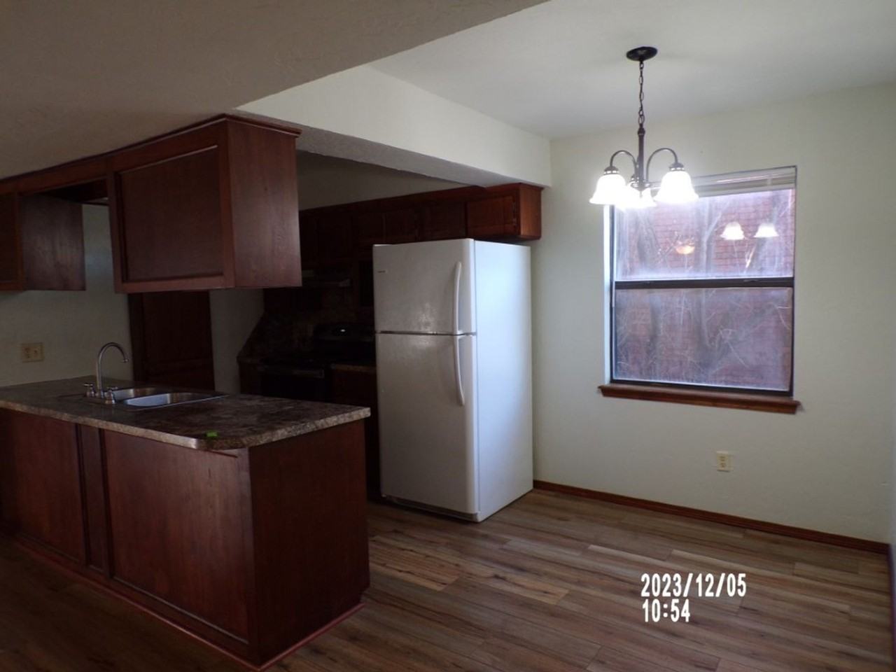 4034 Nw Ozmun Ave - Photo 2 of 3