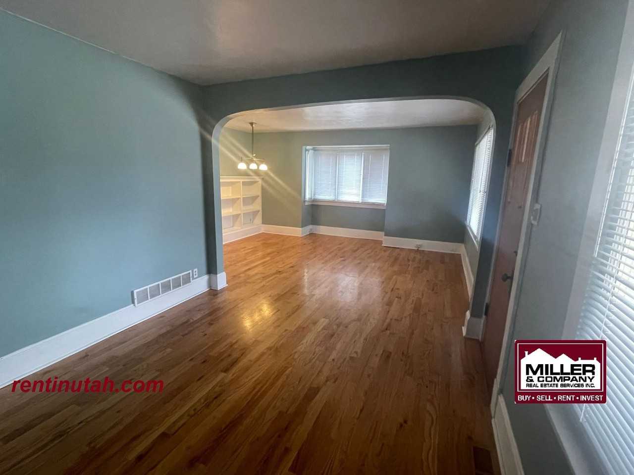 1560 E Garfield Ave - Photo 3 of 11