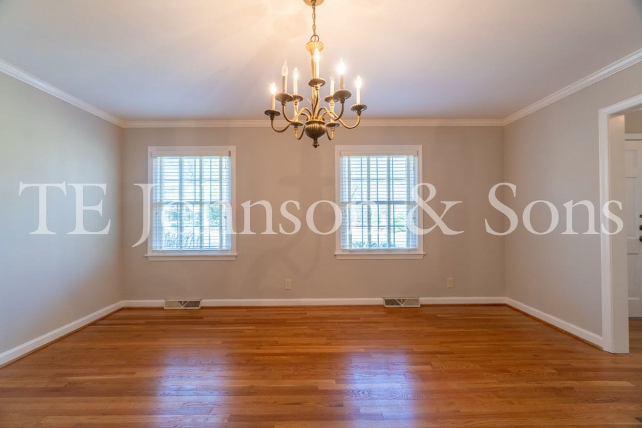 3520 Kirklees Rd - Photo 4 of 44