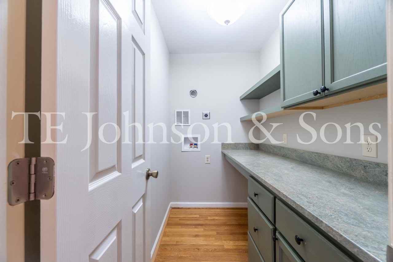 3520 Kirklees Rd - Photo 6 of 44