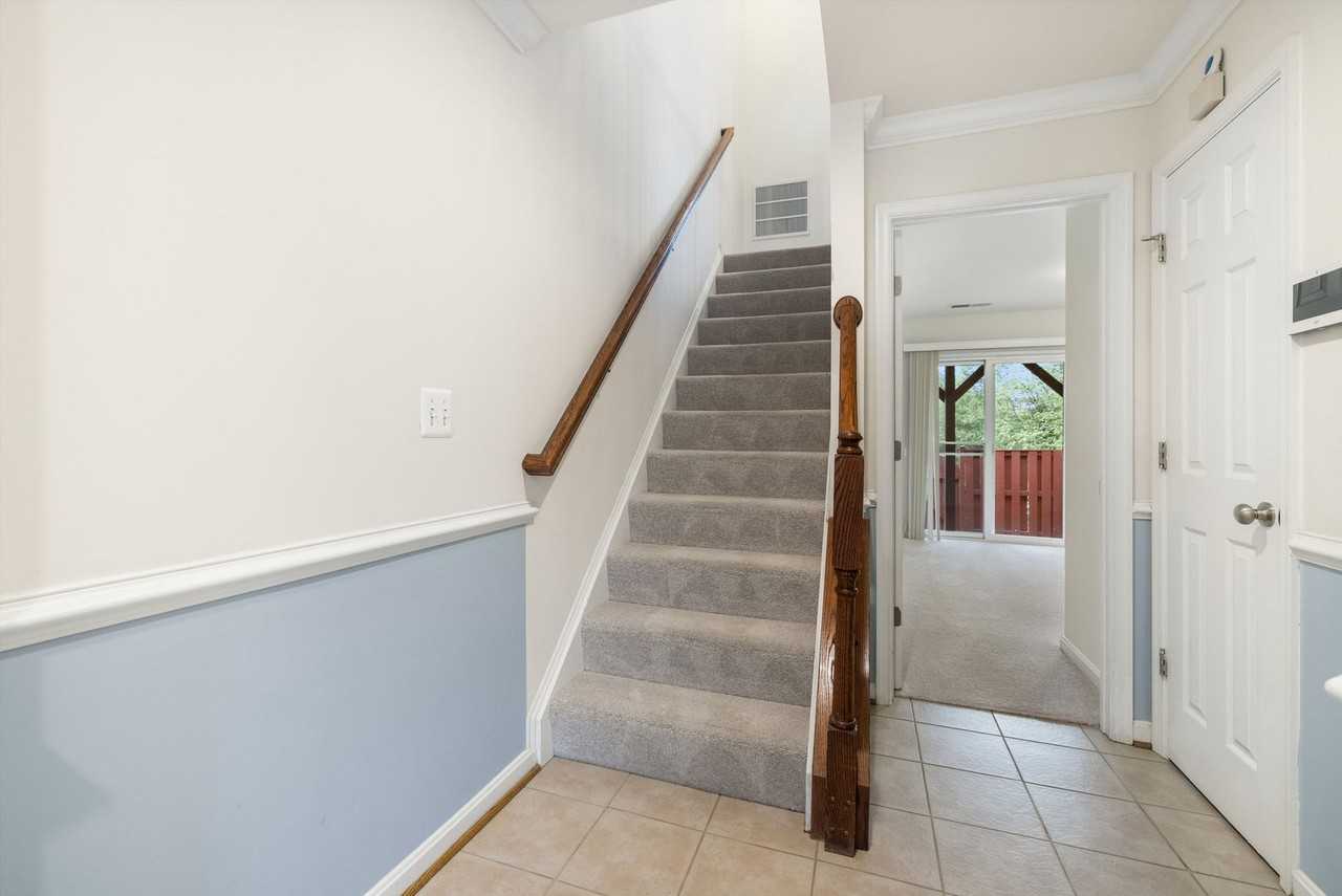 15647 John Diskin Cir - Photo 3 of 48