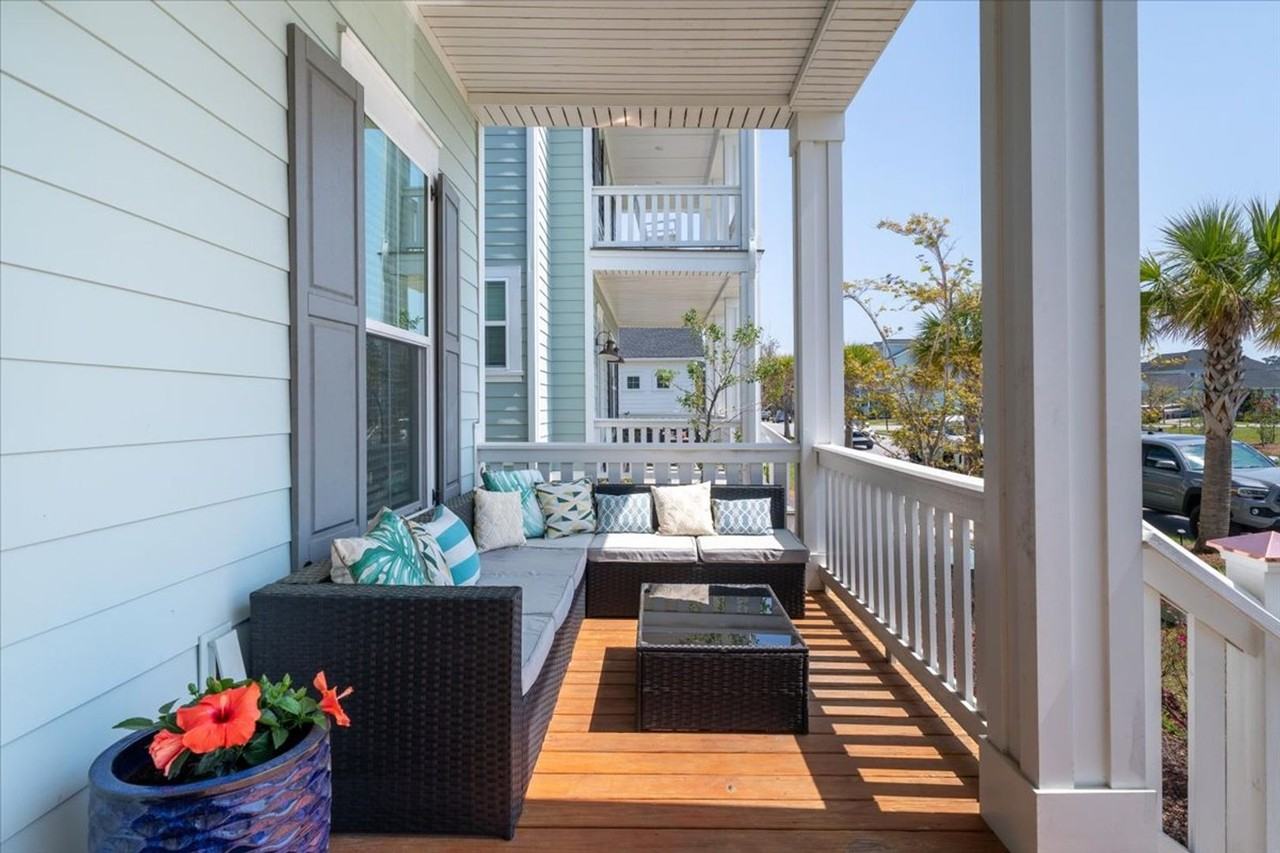 1762 Sandybrook Dr - Photo 2 of 44