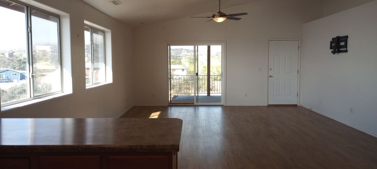 1936 N Quartz Dr - Photo 2 of 14