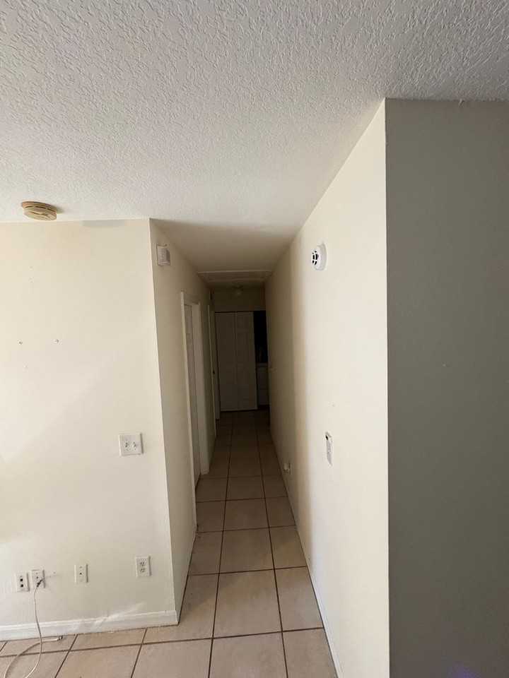 2609 E Emma St - Photo 5 of 11