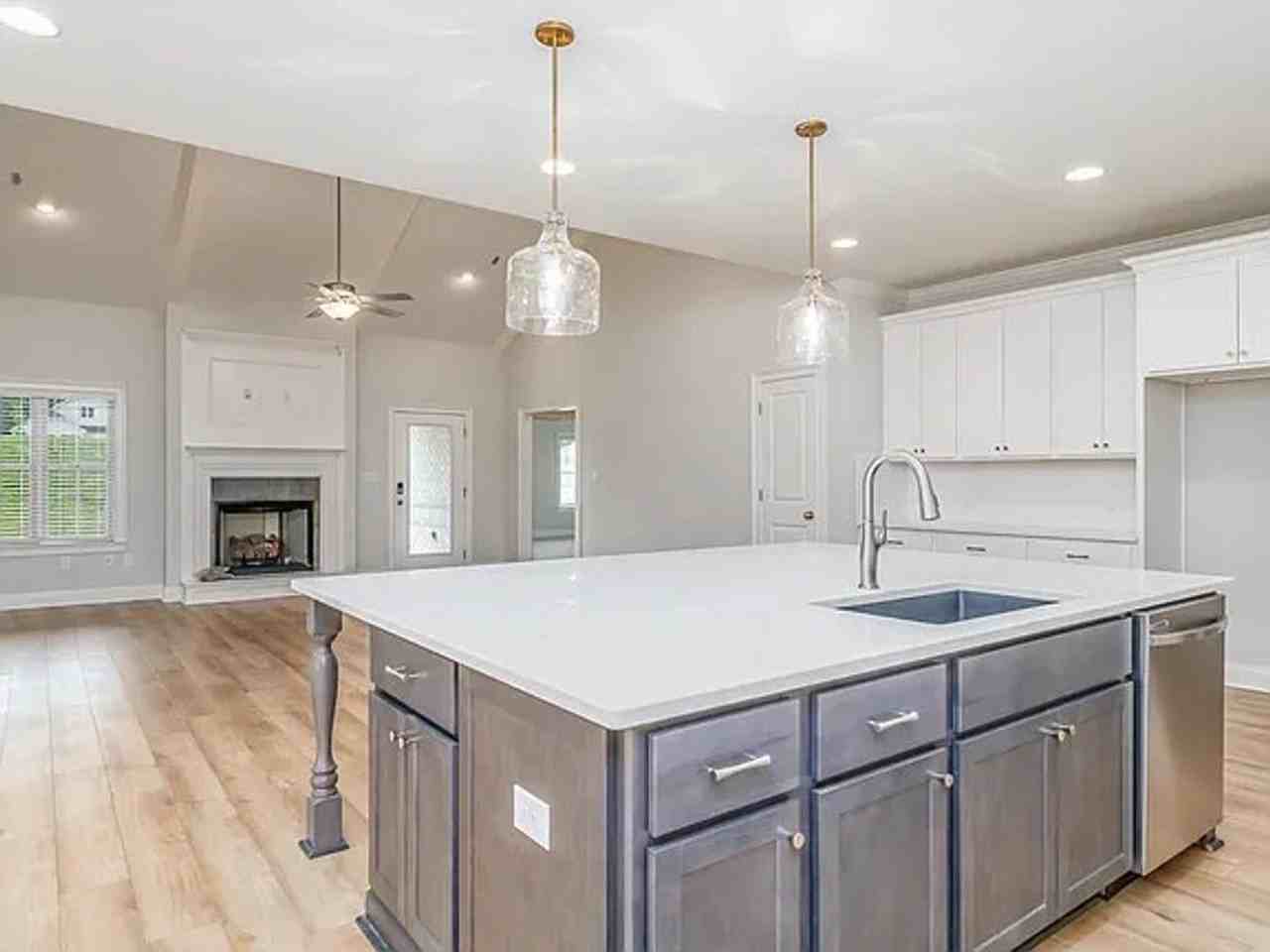 1737 Cushman Dr - Photo 2 of 15