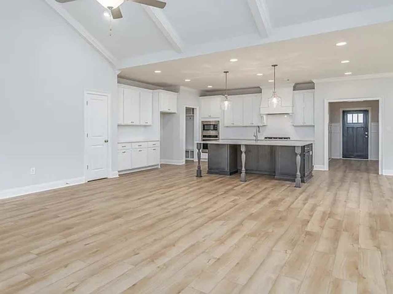 1737 Cushman Dr - Photo 3 of 15