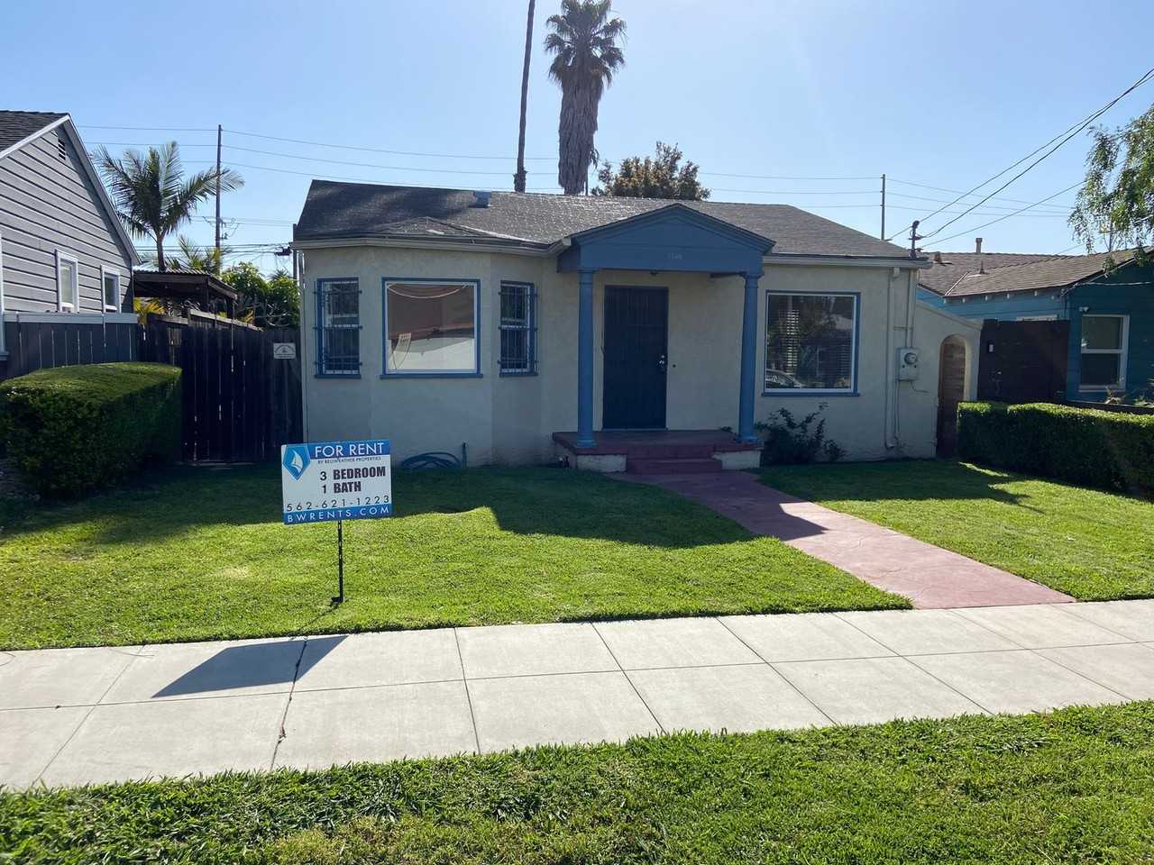 1346 Bennett Ave - Photo 2 of 17