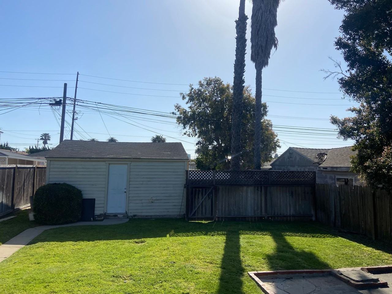 1346 Bennett Ave - Photo 3 of 17