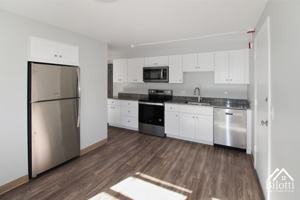 featured image of 10 Young Street