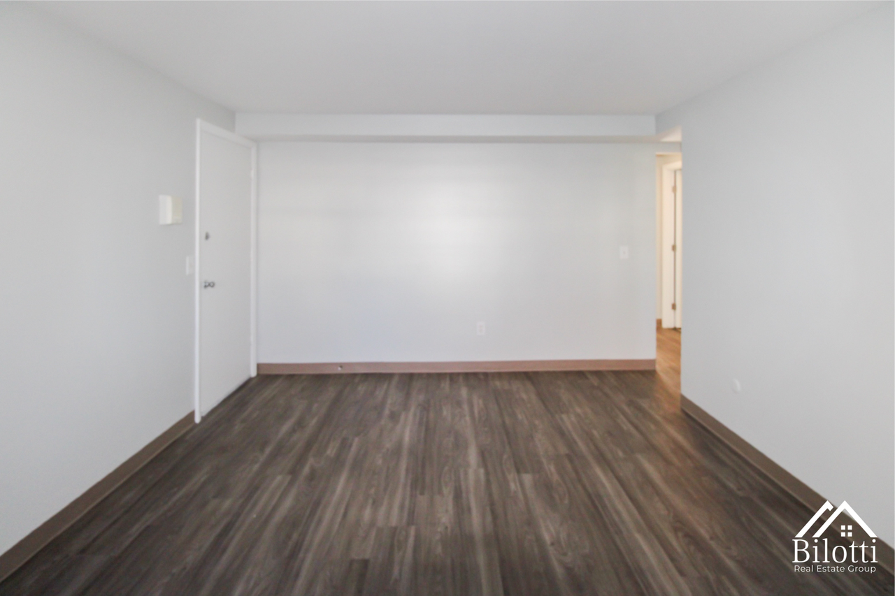 10 Young Street - Photo 5 of 12