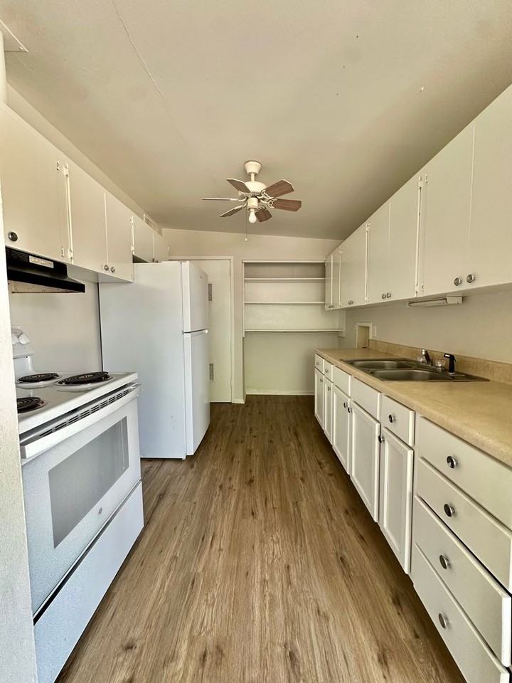 2401 Field St - Photo 7 of 20